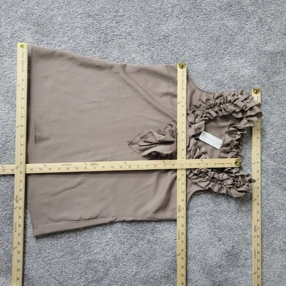 New York & Company Medium Womens Ruffle Front Top Tan/Taupe - NY&C - Picture 5 of 6